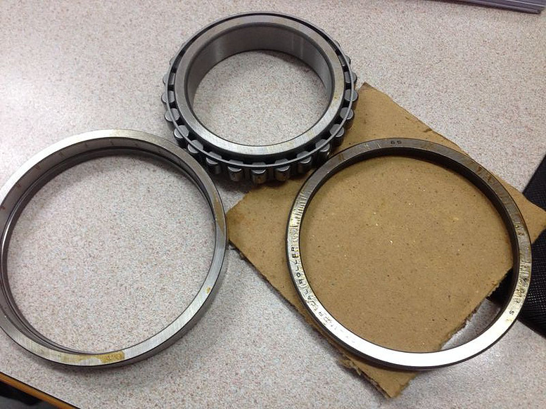 Roller Bearing Assembly